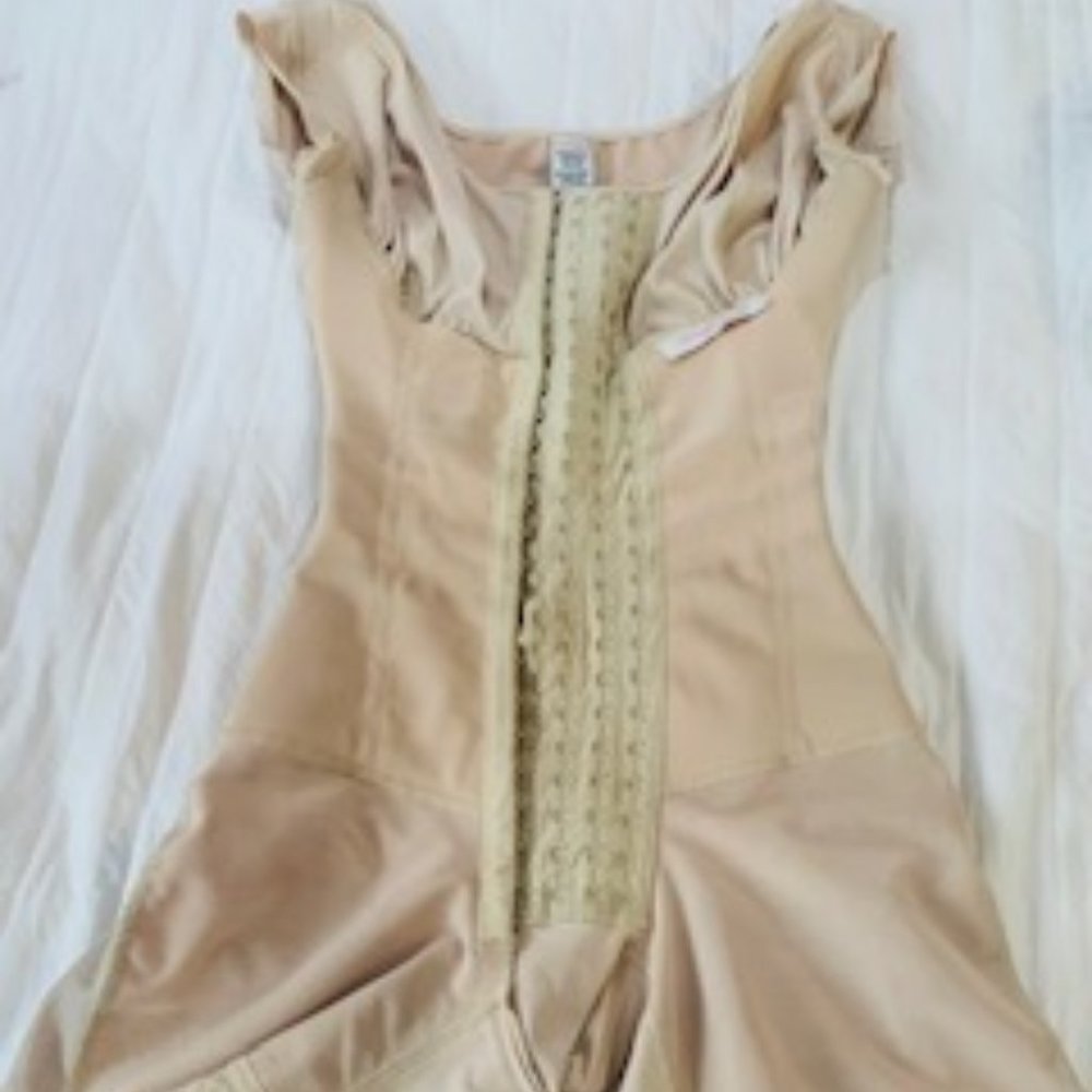 CURVYGYALS FAJA  26/44